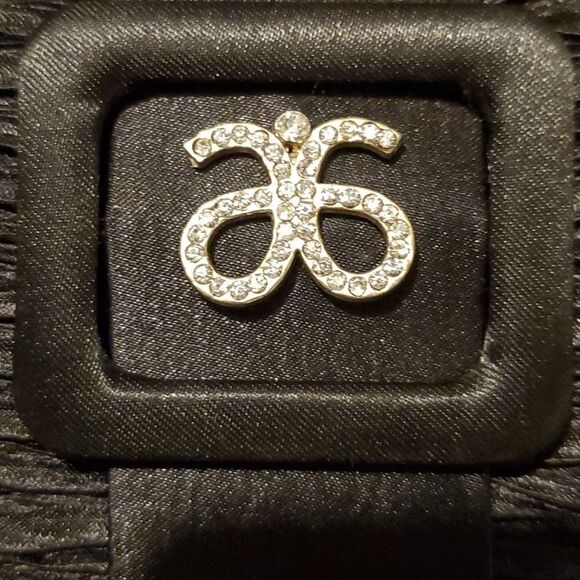 3/$30 Rectangular silk clutch purse NWOT 10 7/8 inches long 4.5 inches wide - Picture 5 of 5